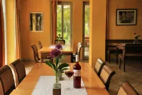 Weinhof am Nussbaum Hotels in Marktbreit