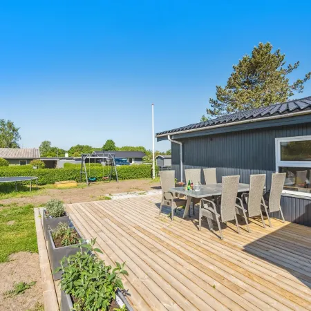 "Tabithe" - 500m from the Sea