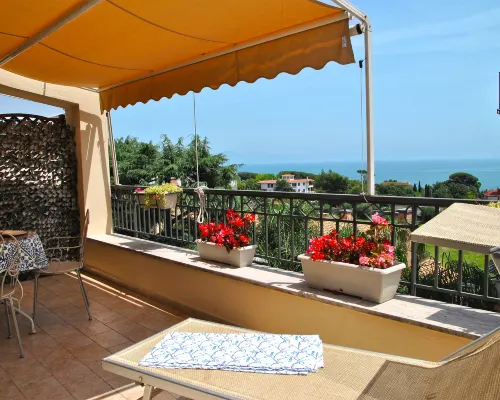 Dinky Home Air-Conditioned Penthouse with Sea View Terrace Hotels in Formia