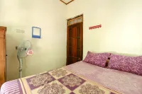 Homestay Mbah Parni Hotels in Kokap