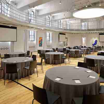 21C Museum Hotel St Louis Dining/Meeting Rooms