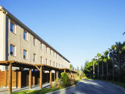 Logis Hôtel de Port d'Alon - St Cyr Sur Mer Hotels in Saint-Cyr-sur-Mer