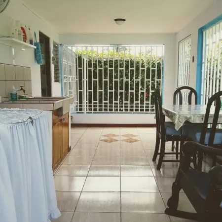 Habitación Y Baño Independientes