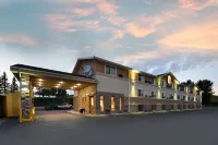 Super 8 by Wyndham Minot Airport Отели в г. Минот