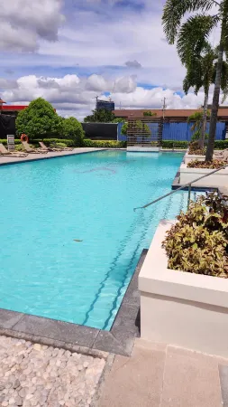 Denise's Midtown Condo Отели рядом с достопримечательностью «Лонг Хуа Темпл»