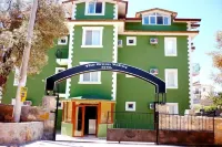The Green Valley Hotel Hotels near Mese Kamp