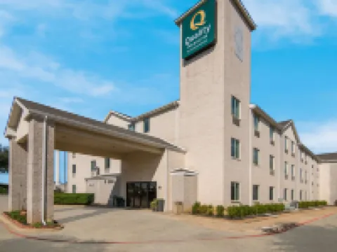 Quality Inn & Suites Roanoke - Fort Worth North Hoteles en Northlake