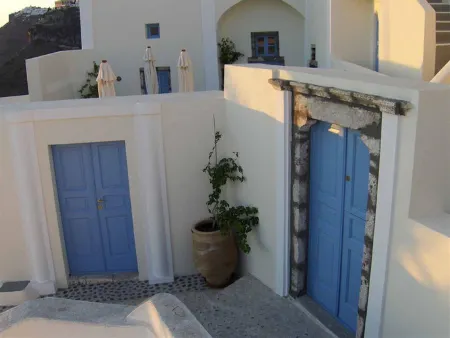 Pantelia Suites