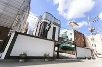 The 7 Hotel