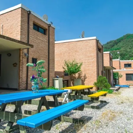 Sunny Junny Pension Отели рядом с достопримечательностью «Ферма Herbnara»