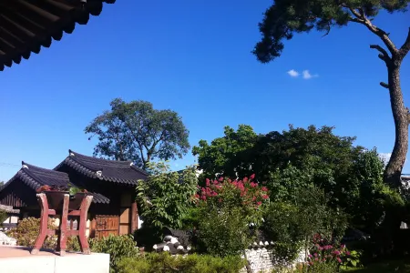 Andong Gudamjeongsagotaek Отели рядом с достопримечательностью «Byeongsanseowon Confucian Academy»