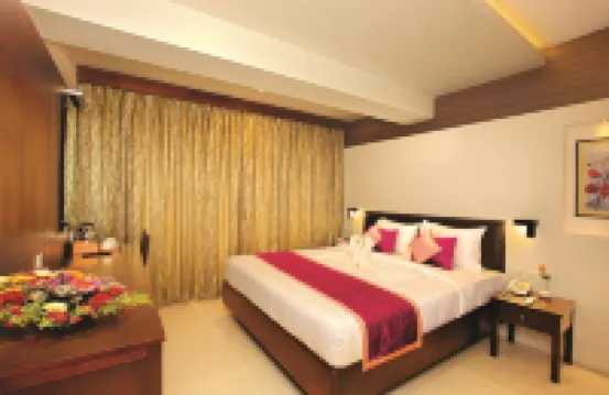 Holiday Vista Thekkady a Premium Hotel Near Periyar Wild Life Sanctuary with Sky View Pool