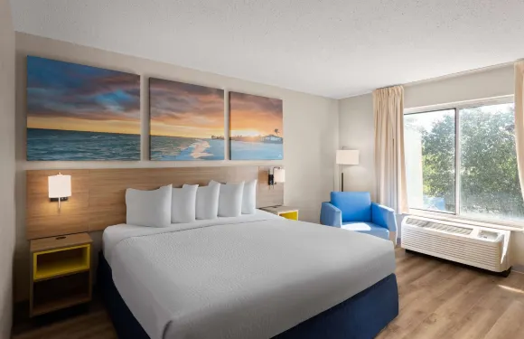 佛羅倫薩温德姆戴斯酒店-近市政中心