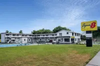 Super 8 by Wyndham Niagara Falls ON