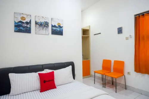 阿凡迪·蓋賈揚附近的紅門茲 2