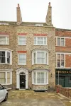 Old Town House by Ezestays, in the Heart of the Old Town Margate Hotels in Margate