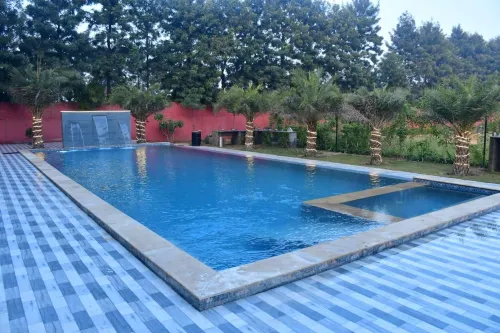 Aroma Green Resort Hotel di Bhiwadi