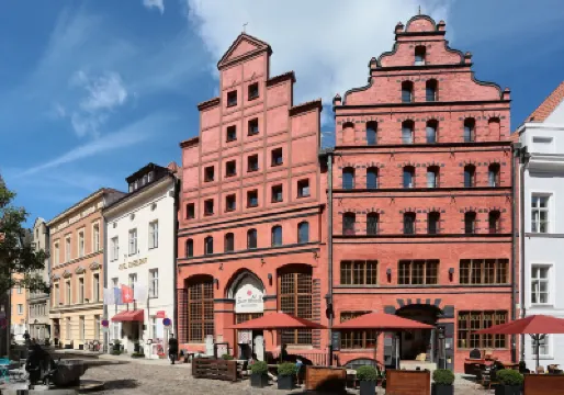 施特拉爾松斯科勒霍夫浪漫酒店 酒店