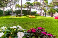 Hotel American - Lignano Sabbiadoro Hotel in zona Carousel in park Giovanni Bosco