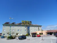 Hotel Rey Arturo Burgos Hotels in Villagonzalo Pedernales