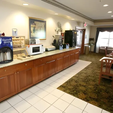 Country Inn & Suites by Radisson, Louisville South, KY