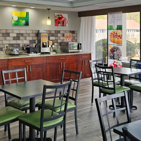 Quality Inn Near Six Flags Douglasville
