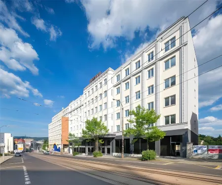 Pytloun Grand Hotel Imperial Отели рядом с достопримечательностью «DinoPark Liberec Plaza»