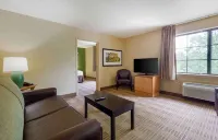 Extended Stay America Select Suites Tampa Airport Memorial Hwy Hotel a Town 'n' Country