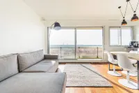 Luxury Apartment with Full City View and Pool