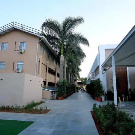 Hotel Palms Residency