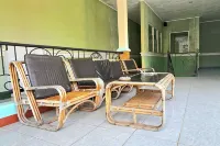 RedDoorz at Linggarjati Kuningan Hotels in Cilimus