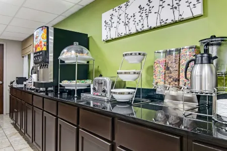 Sleep Inn Near I-80 and I-94 Отели в г. Ленсинг