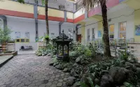 RedDoorz Syariah @ Klojen Malang Hotel di Sukun