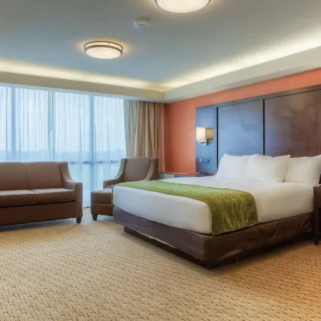 Comfort Inn & Suites Evansville Airport