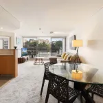 Apartment in Iconic Fingerwharf