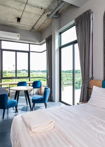 ห้องดีลักซ์ เตียงใหญ่ 1 เตียง