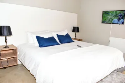 Amabwe Guesthouse Отели в г. Grahamstown