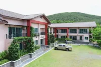 Rose Villa Resort Hotel in zona Wat Weluwan Pa Phai