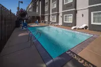 Microtel Inn & Suites by Wyndham Tracy - Pools