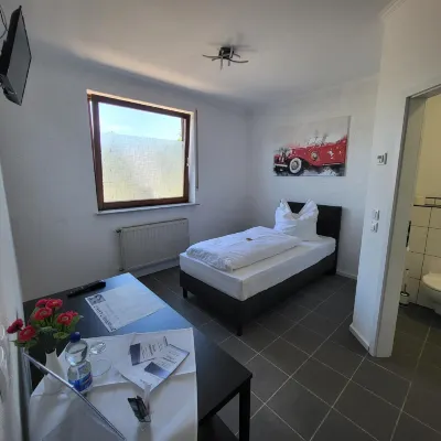 Zimmerwelt-Ilsfeld  24 Stunden Online Check-IN Hotels in Abstatt