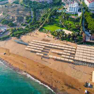 Royal Atlantis Beach Hotel Exterior