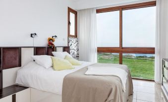 Luxurious Villa with Breathtaking Seaview