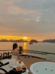 Du Thuyền Scarlet Pearl Các khách sạn ở Hạ Long