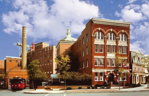 烏提卡希爾頓逸林酒店