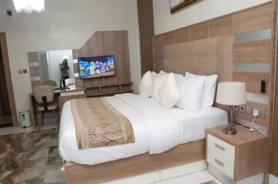5 Star Saint Hotel