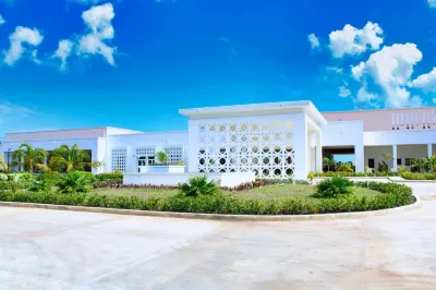 GRAN MUTHU ENSENADA HOLGUIN Hotels near Parque Monumento Nacional Bariay