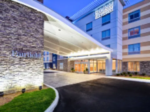 フェアフィールド・イン＆スイート・プリマス メイフラワー号（プリマス）周辺のホテル