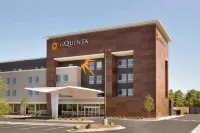 La Quinta Inn & Suites by Wyndham Braselton Hotels in Braselton