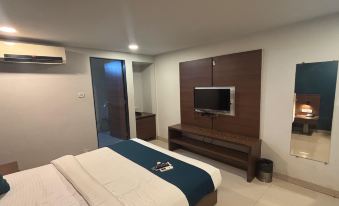 7. Hotel Co..