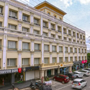 Hotel Hyderabad Grand Отели рядом с достопримечательностью «Конгресс-центр MS в Хайдарабаде»
